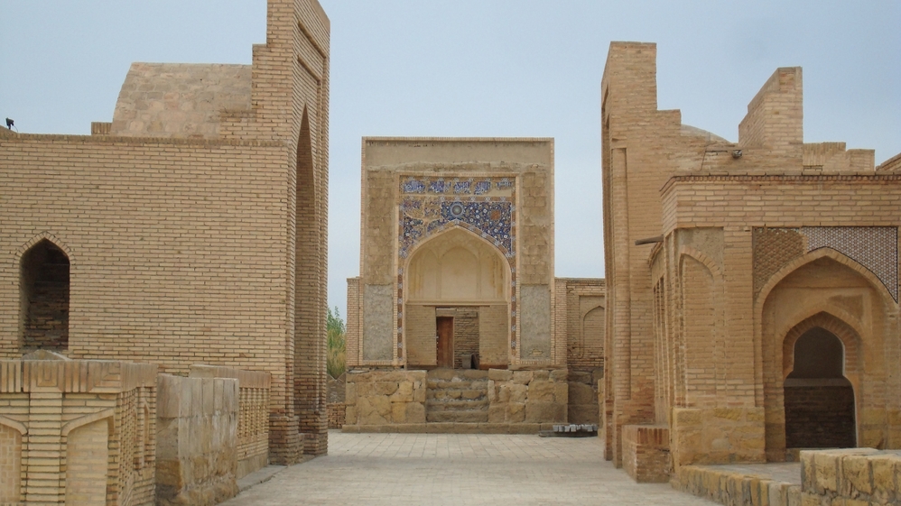 Stone wall at Chor Bakr Necropolis