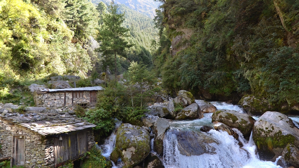 Near Phakding