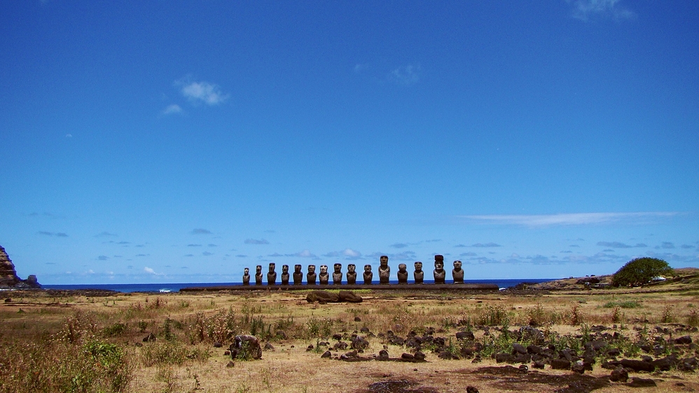 Moai statues